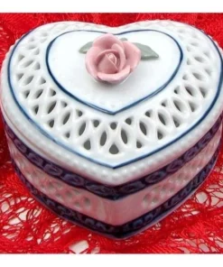IWGAC 01-33541 4 In. Woven Porcelain Heart Box